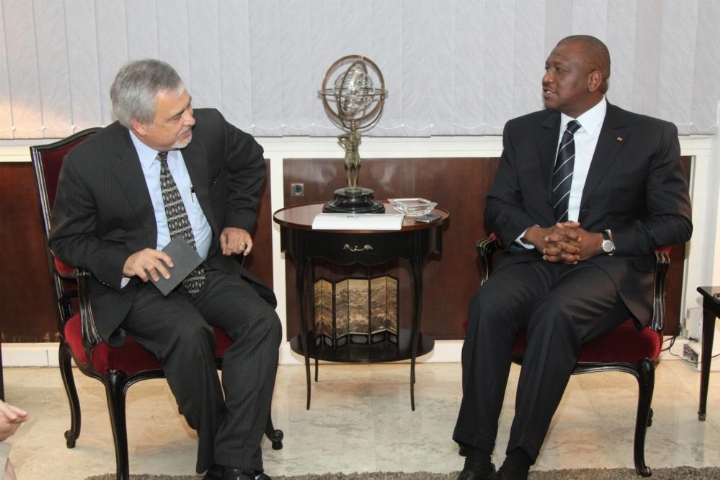 Coopération: Le gouvernement américain dote la Côte d`Ivoire d’outils pédagogiques pour enseignants